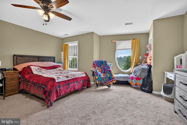 883 BRIDGETON RD, Fawn Grove, PA 17321