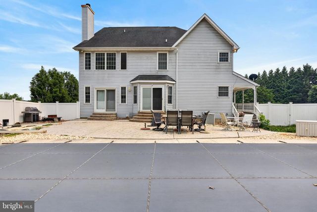 883 BRIDGETON RD, Fawn Grove, PA 17321