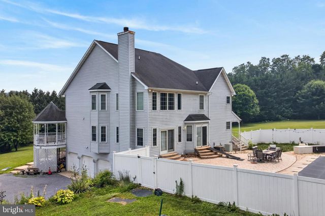 883 BRIDGETON RD, Fawn Grove, PA 17321