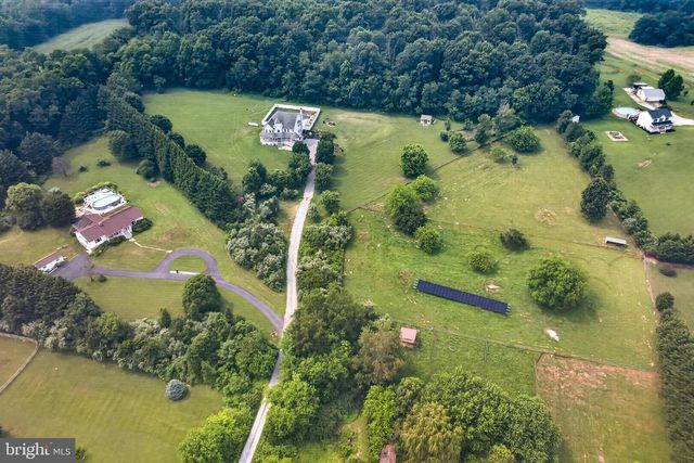883 BRIDGETON RD, Fawn Grove, PA 17321