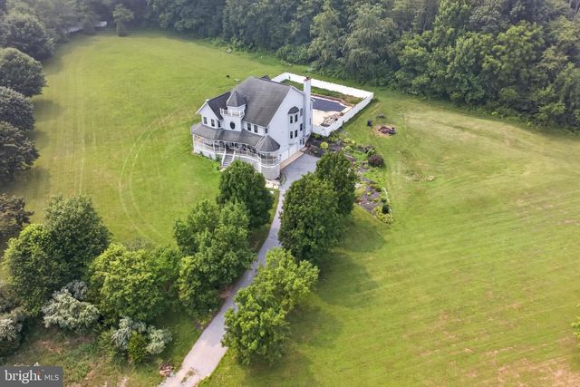 883 BRIDGETON RD, Fawn Grove, PA 17321