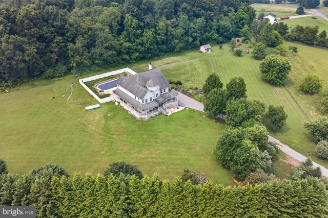 883 BRIDGETON RD, Fawn Grove, PA 17321