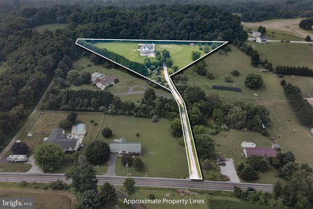 883 BRIDGETON RD, Fawn Grove, PA 17321
