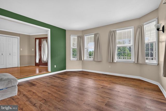 883 BRIDGETON RD, Fawn Grove, PA 17321