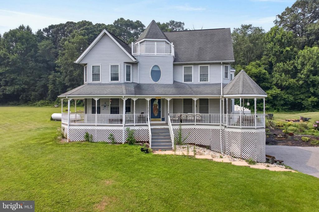 883 BRIDGETON RD, Fawn Grove, PA 17321