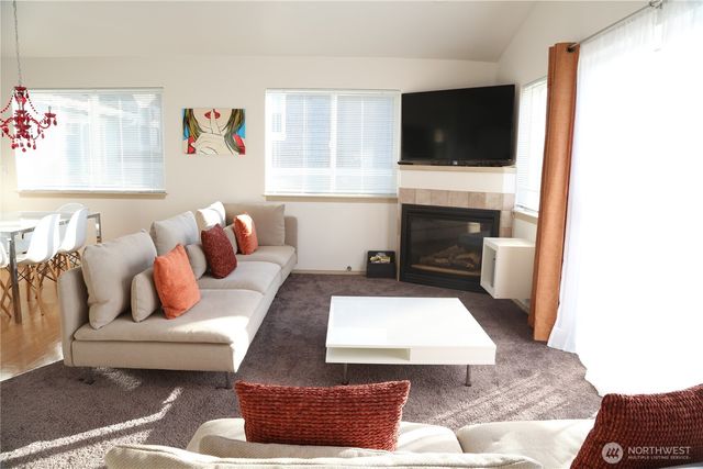 154 18th Avenue, Seattle, WA 98122