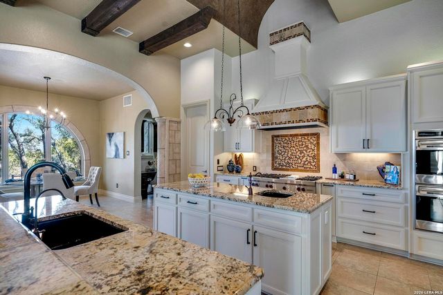 586 Clubs Drive, Boerne, TX 78006