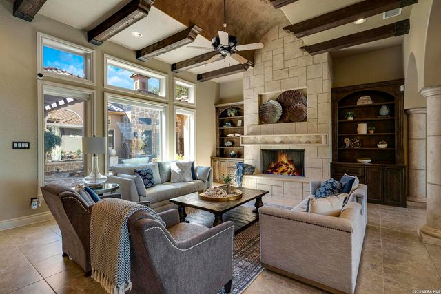 586 Clubs Drive, Boerne, TX 78006