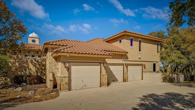 586 Clubs Drive, Boerne, TX 78006