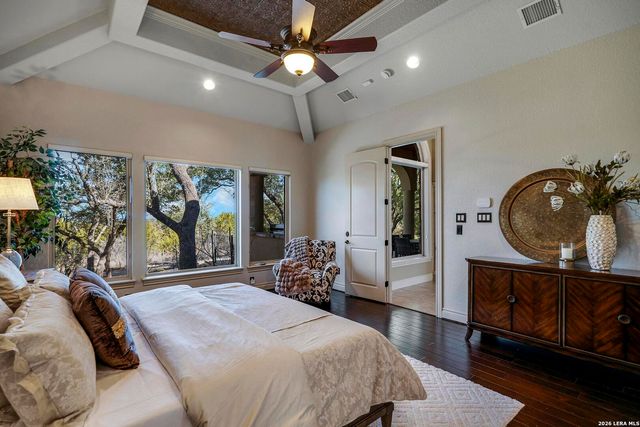 586 Clubs Drive, Boerne, TX 78006