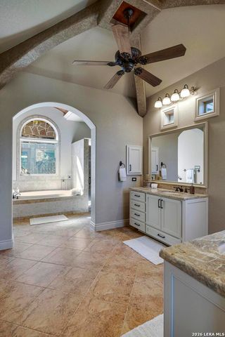 586 Clubs Drive, Boerne, TX 78006