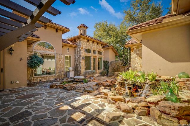 586 Clubs Drive, Boerne, TX 78006