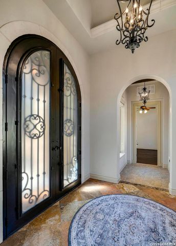 586 Clubs Drive, Boerne, TX 78006