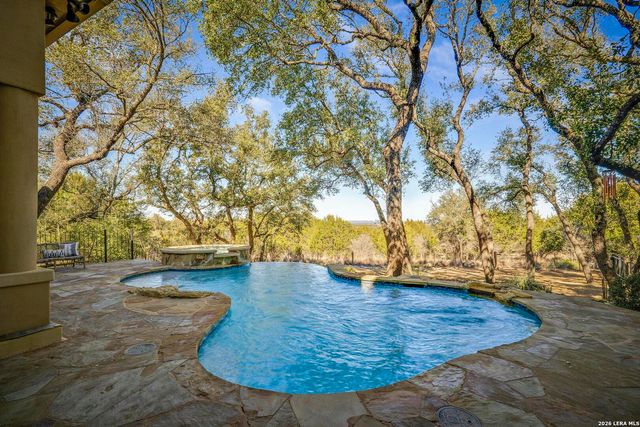 586 Clubs Drive, Boerne, TX 78006