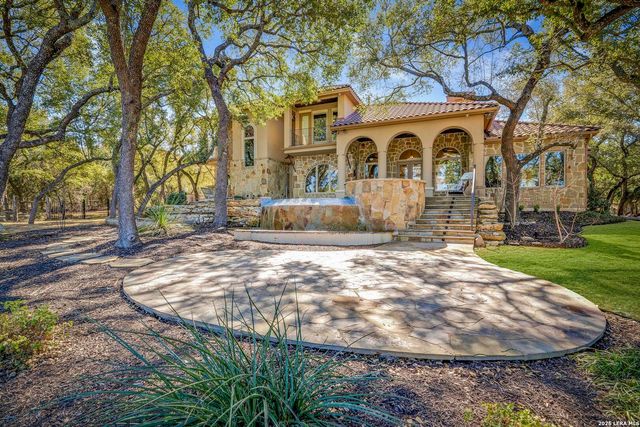 586 Clubs Drive, Boerne, TX 78006