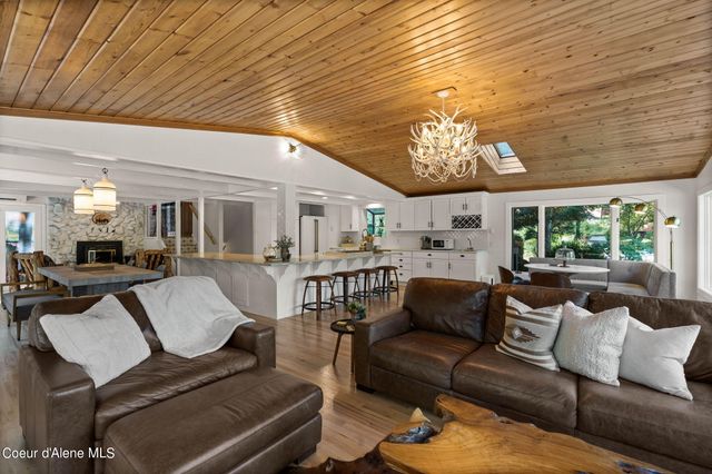 1044 W Kidd Island RD, Coeur D'alene, ID 83814