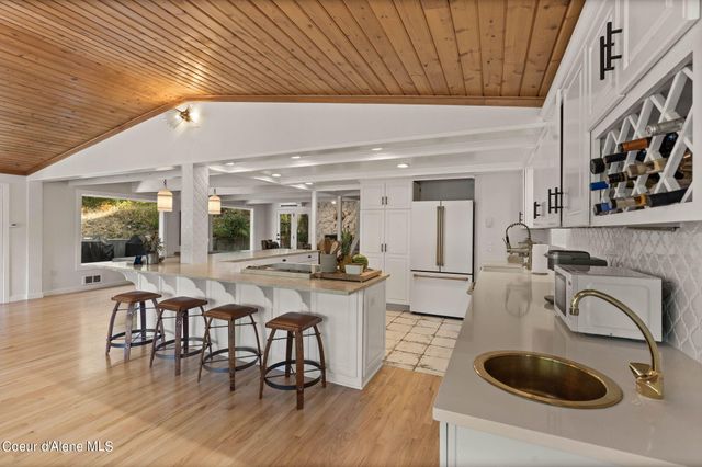 1044 W Kidd Island RD, Coeur D'alene, ID 83814