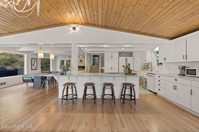 1044 W Kidd Island RD, Coeur D'alene, ID 83814