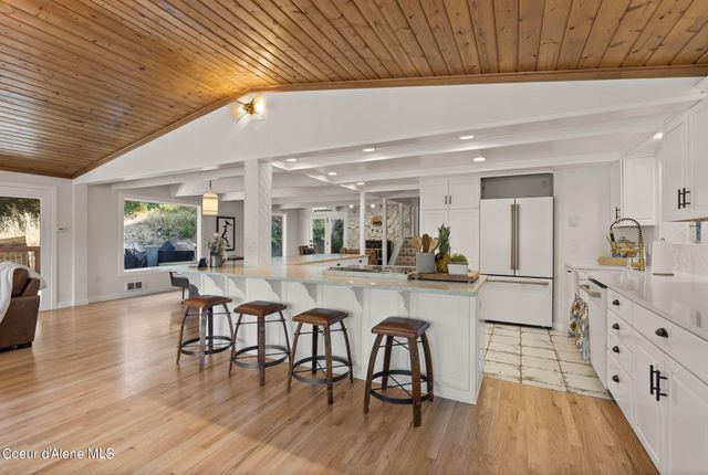 1044 W Kidd Island RD, Coeur D'alene, ID 83814