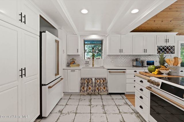 1044 W Kidd Island RD, Coeur D'alene, ID 83814
