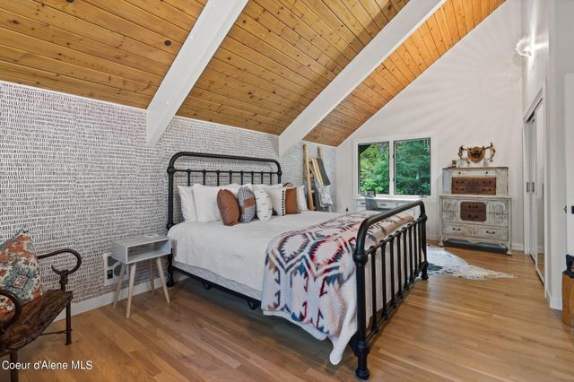 1044 W Kidd Island RD, Coeur D'alene, ID 83814