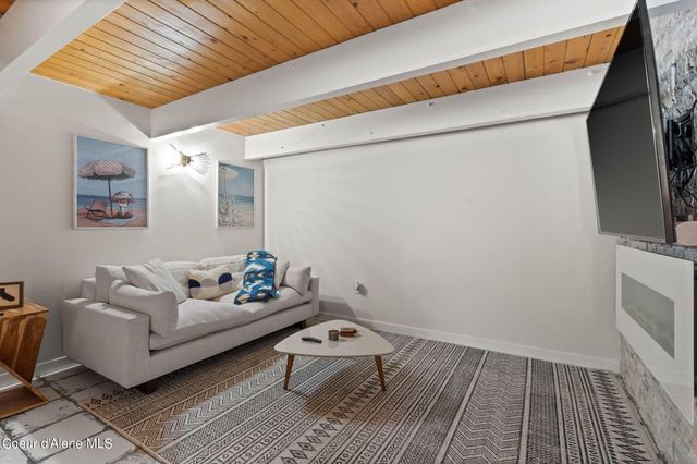 1044 W Kidd Island RD, Coeur D'alene, ID 83814
