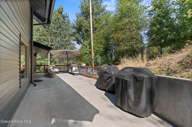 1044 W Kidd Island RD, Coeur D'alene, ID 83814