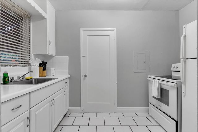 427 NE 107th St 2, Miami, FL 33161