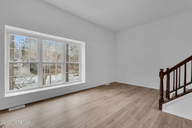 202 Bent Trail, Toms River, NJ 08753