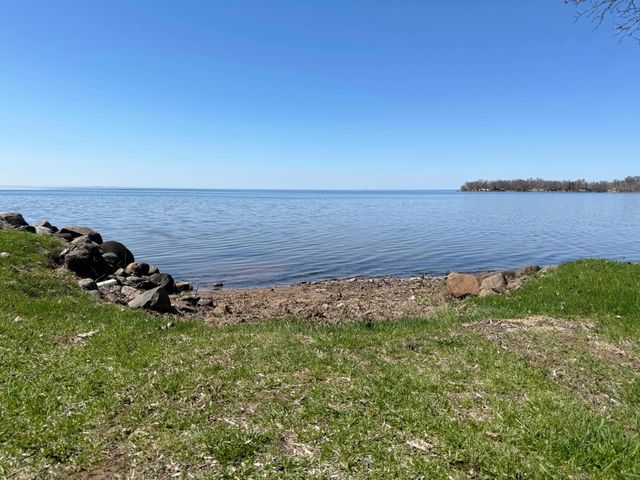 5301 Oak Street, Isle, MN 56342