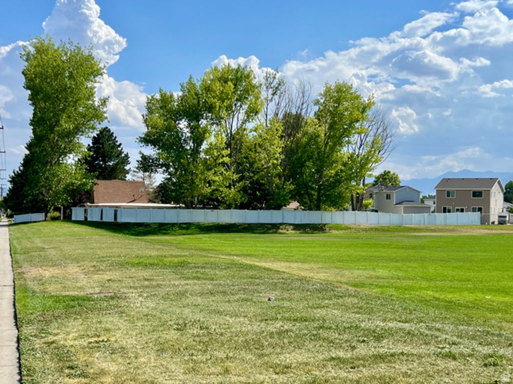 5934 S COUGAR LN, Kearns, UT 84118 — photo 4