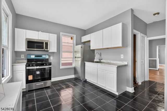 127 Lyons Ave, Newark City, NJ 07112