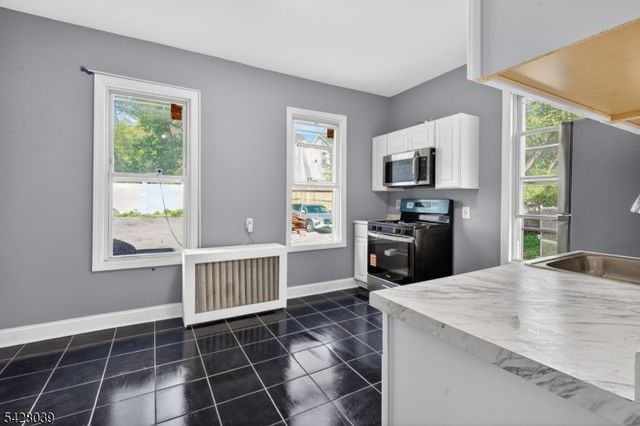 127 Lyons Ave, Newark City, NJ 07112