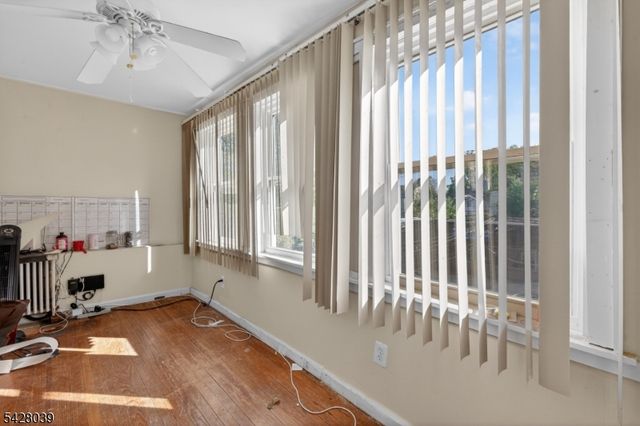 127 Lyons Ave, Newark City, NJ 07112