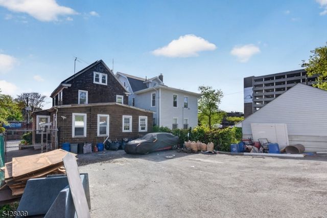 127 Lyons Ave, Newark City, NJ 07112