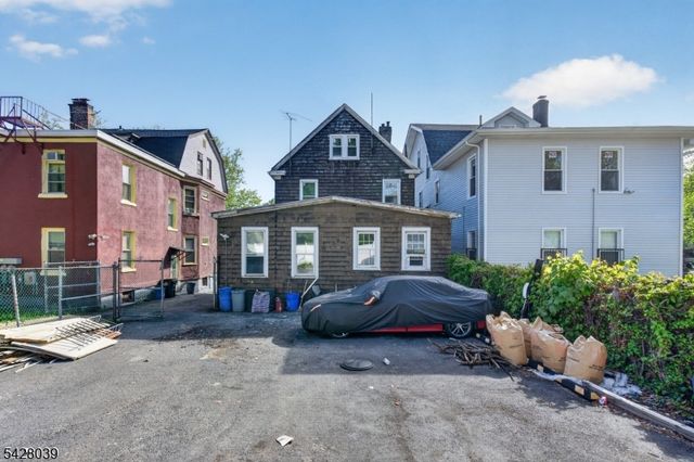 127 Lyons Ave, Newark City, NJ 07112