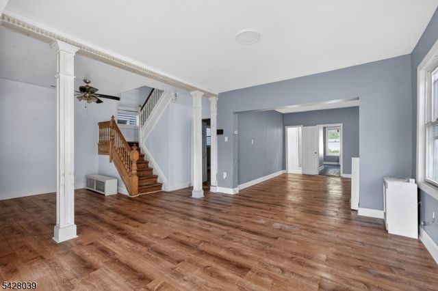 127 Lyons Ave, Newark City, NJ 07112