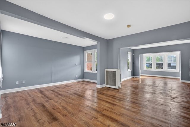 127 Lyons Ave, Newark City, NJ 07112