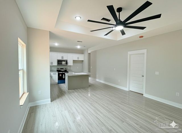 2936 N 14th Ave, Milton, FL 32583