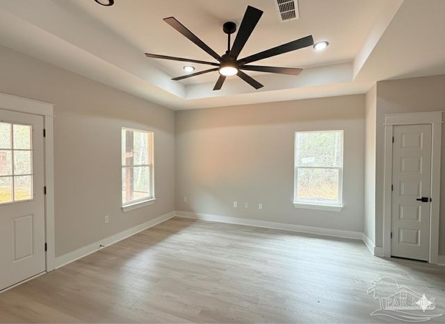 2936 N 14th Ave, Milton, FL 32583