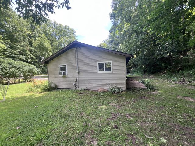 455 Beasley Hollow Rd, Linden, TN 37096