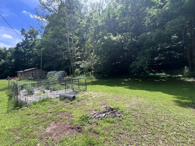 455 Beasley Hollow Rd, Linden, TN 37096