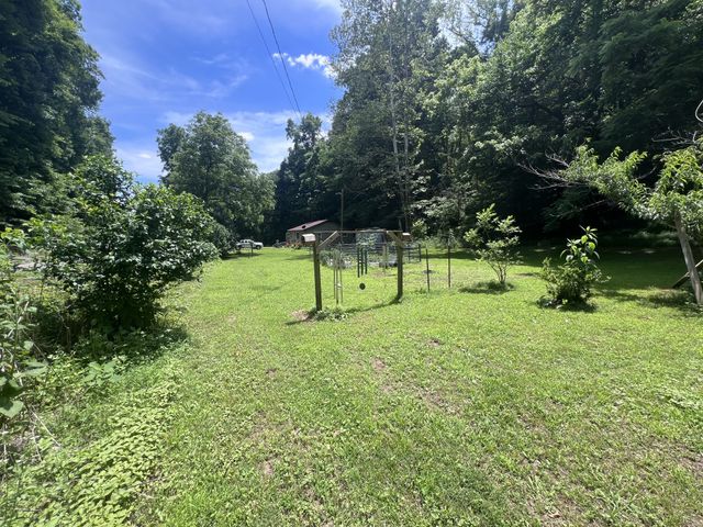 455 Beasley Hollow Rd, Linden, TN 37096