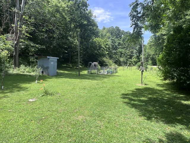 455 Beasley Hollow Rd, Linden, TN 37096