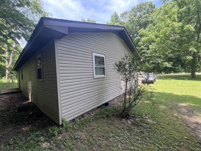 455 Beasley Hollow Rd, Linden, TN 37096
