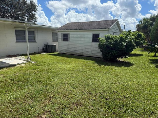 1104 E Jasmine Rd., Lehigh Acres, FL 33936