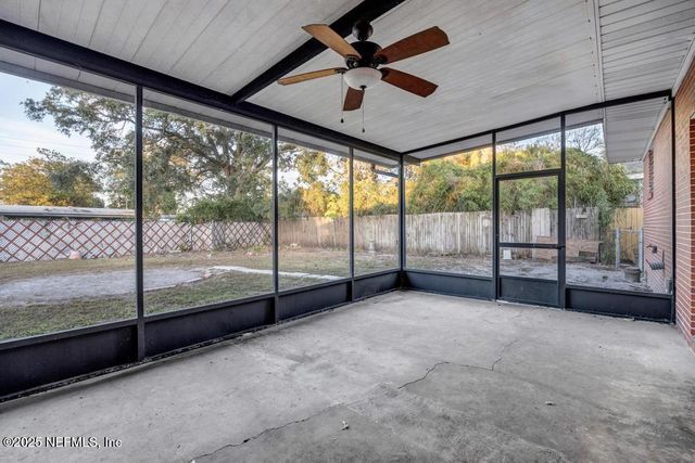 8559 LAMANTO Avenue N, Jacksonville, FL 32211