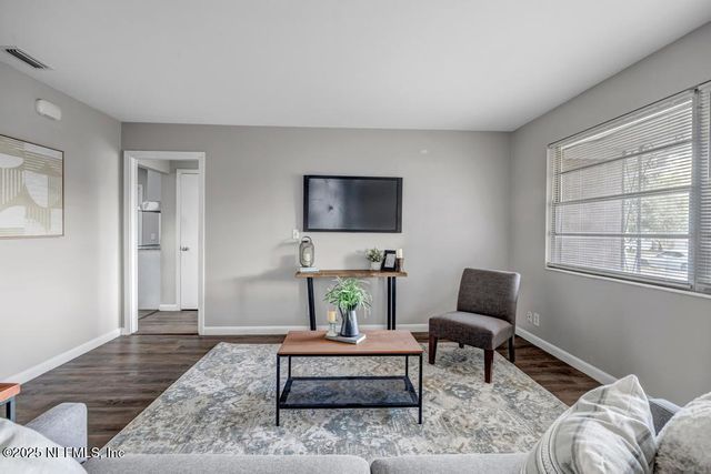 8559 LAMANTO Avenue N, Jacksonville, FL 32211