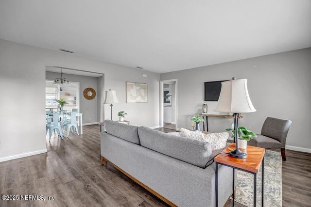 8559 LAMANTO Avenue N, Jacksonville, FL 32211