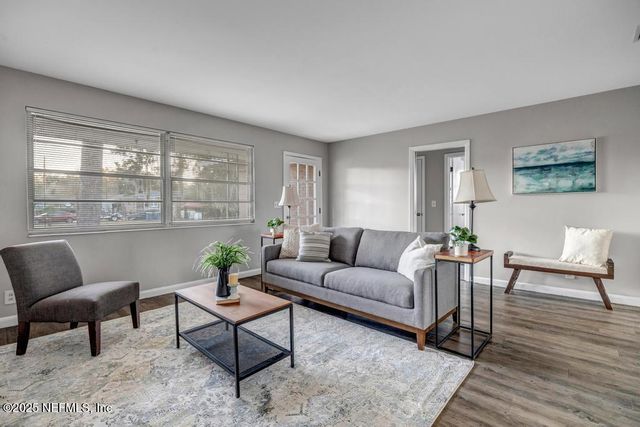 8559 LAMANTO Avenue N, Jacksonville, FL 32211